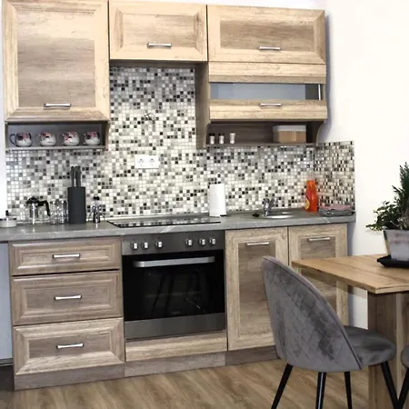 Bodo Apartman * Μίσκολτς